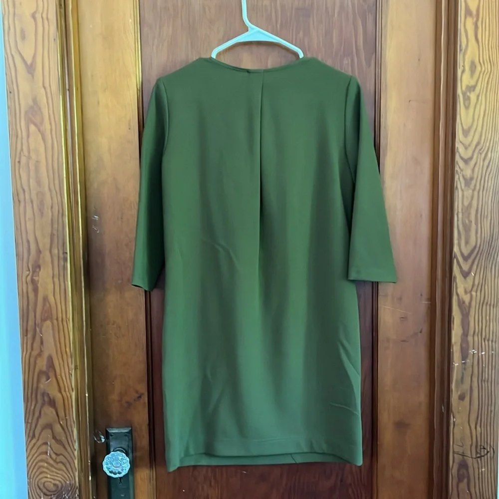 Trina Turk long sleeve shift dress with o-ring Zip - Picture 5 of 5